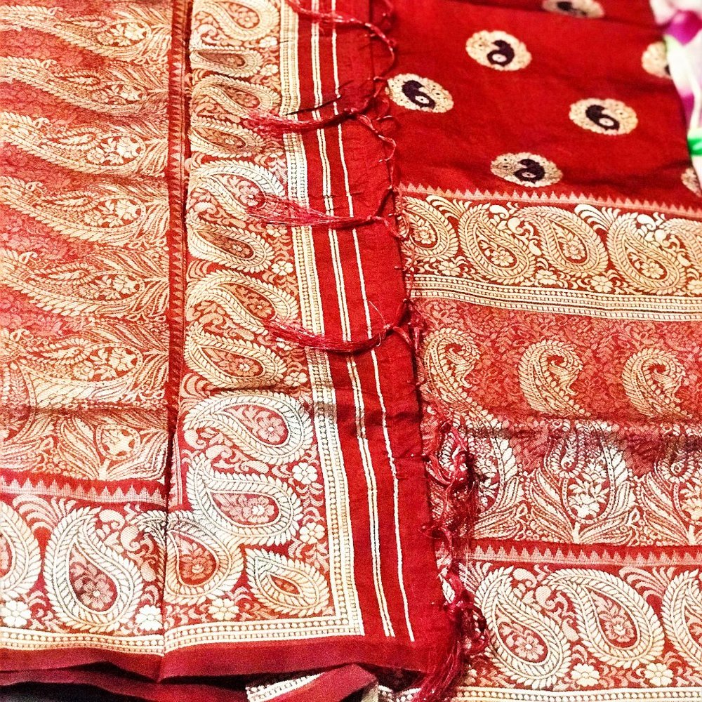 Beautiful Red Woven Banarasi Saree With Blouse